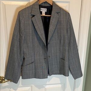 VTG: fair condition— Pendleton Women's Blue and Gray Checkered Blazer